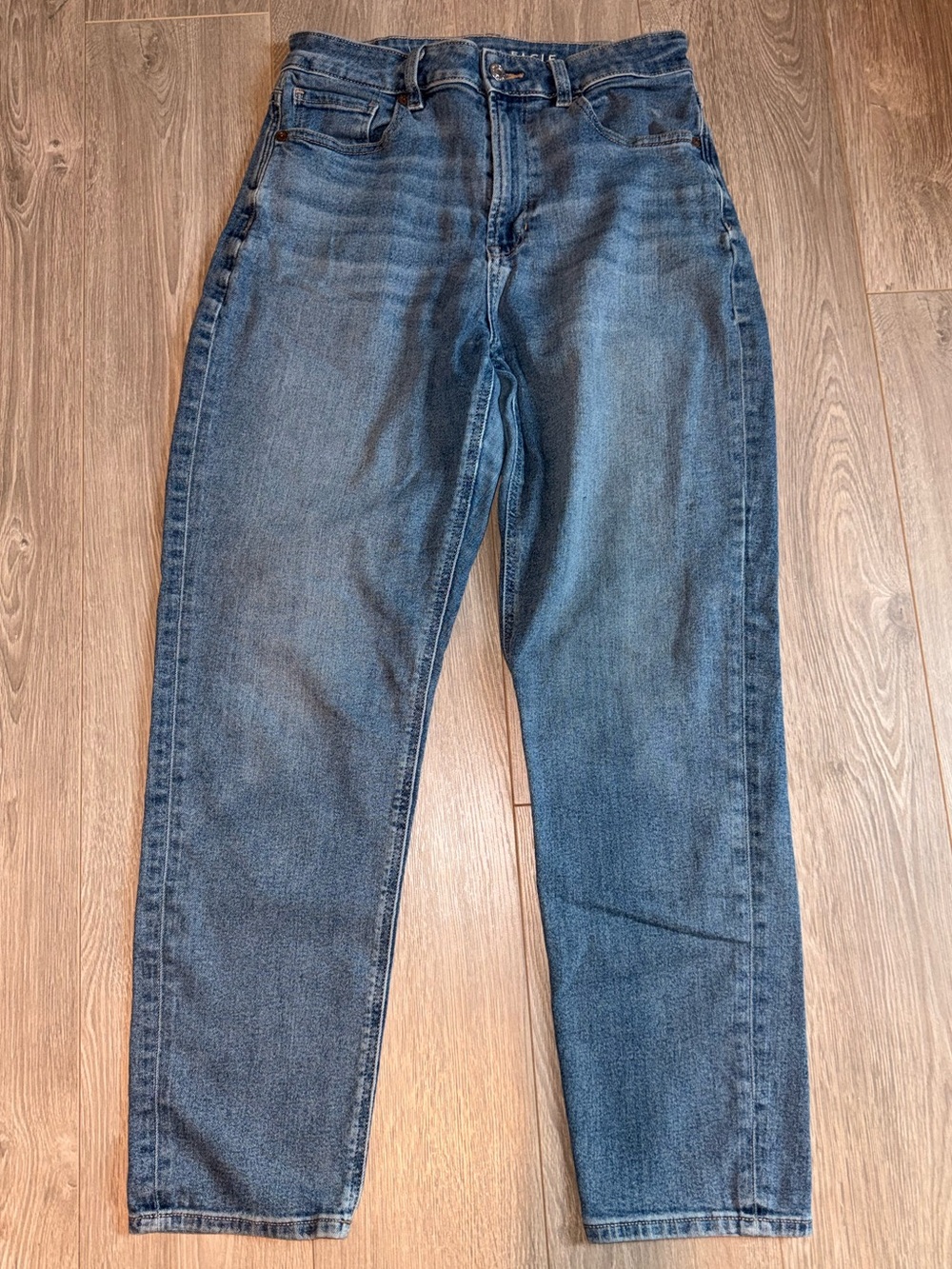 American Eagle Outfitters Stretch Straight-Leg Jeans in Medium Blue Wash